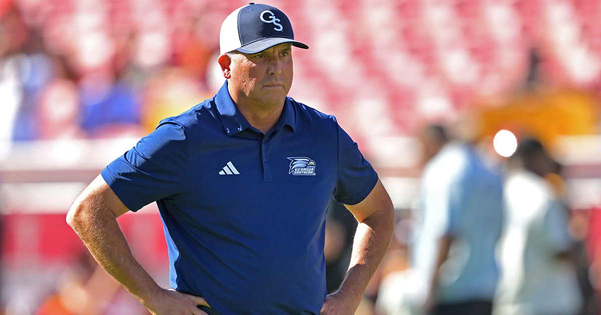 WATCH: Clay Helton showered with boos from USC fans in return to Coliseum