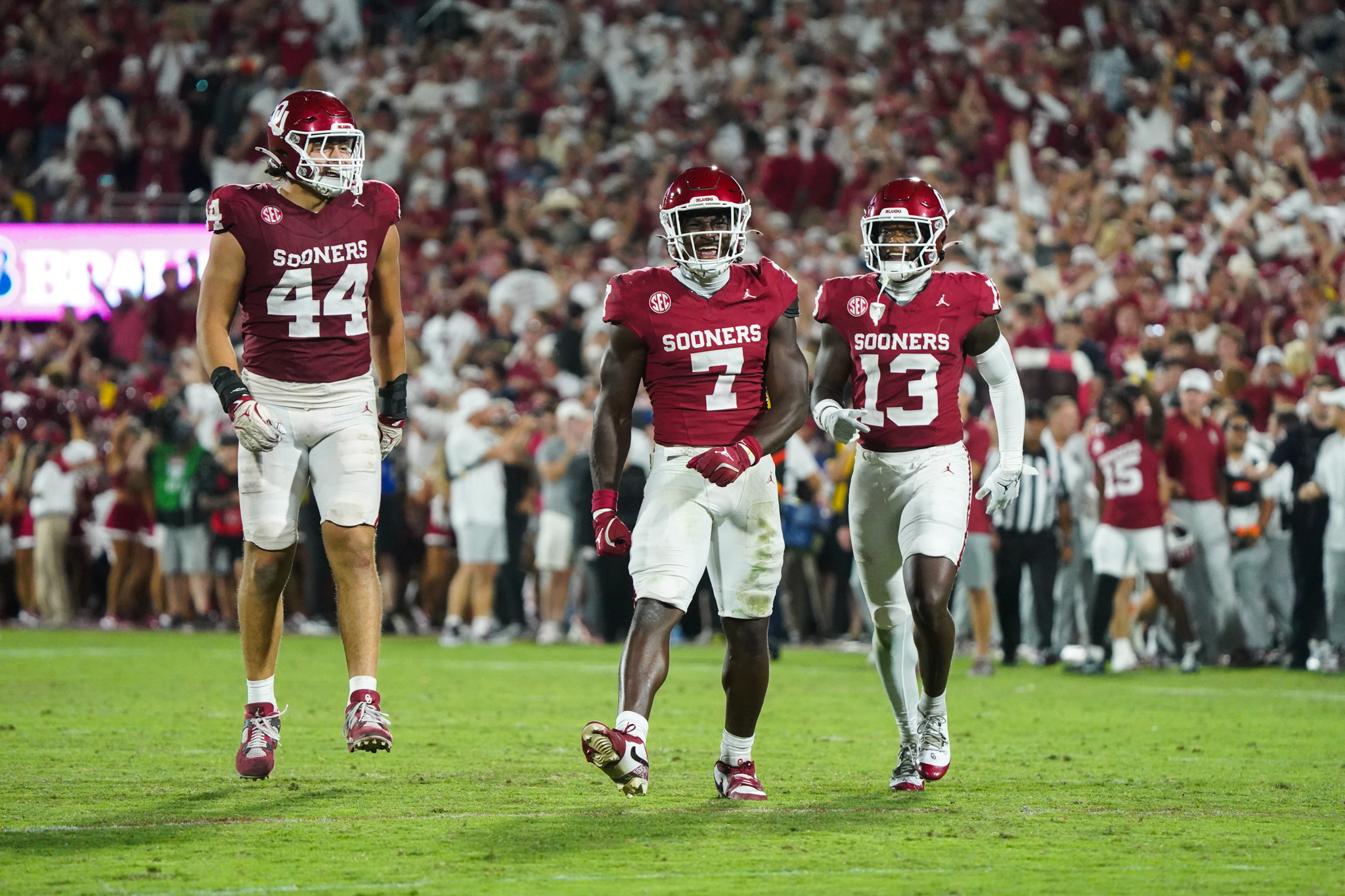 Snap counts, performance grades in OU's win over Michigan