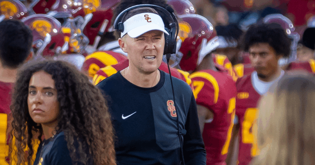 USC head coach Lincoln Riley