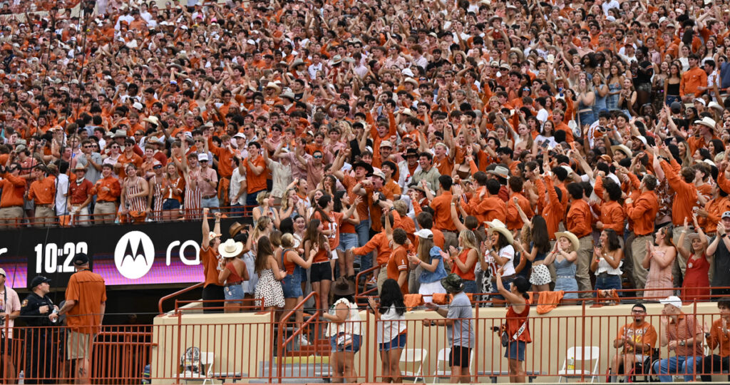 Texas fans