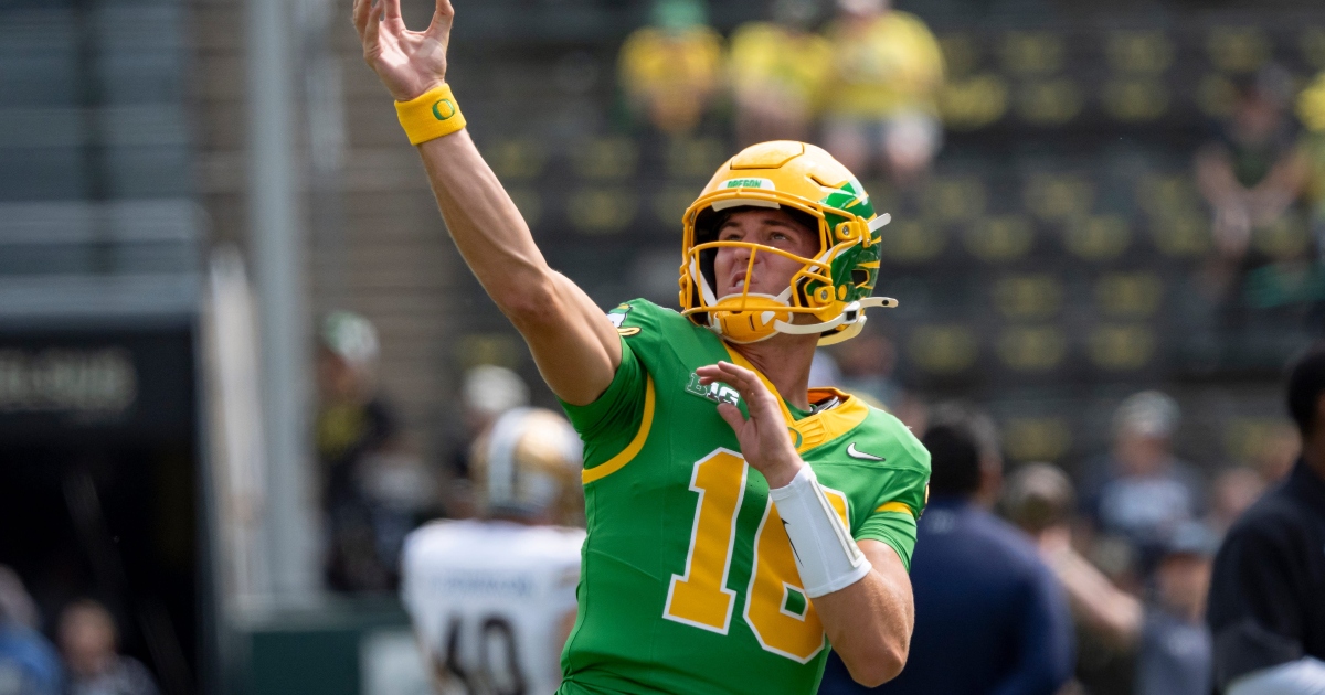 Oregon QB Austin Novosad Intends to Enter the Transfer Portal