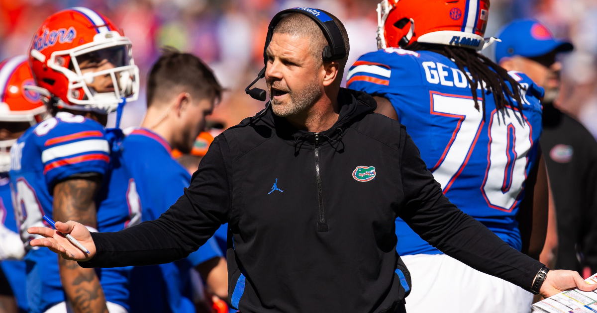 WATCH: Florida fans chant to fire Billy Napier after multiple flags, ending in field goal attempt