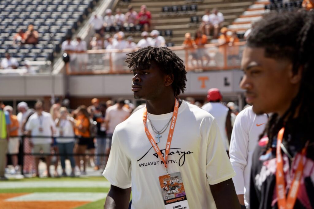 4-star LB commitment TJ White