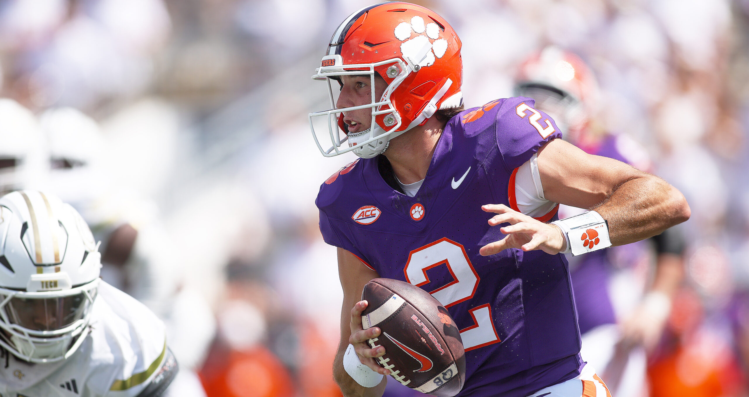 CLEMSON FALLS TO 1-2 IN ATLANTA