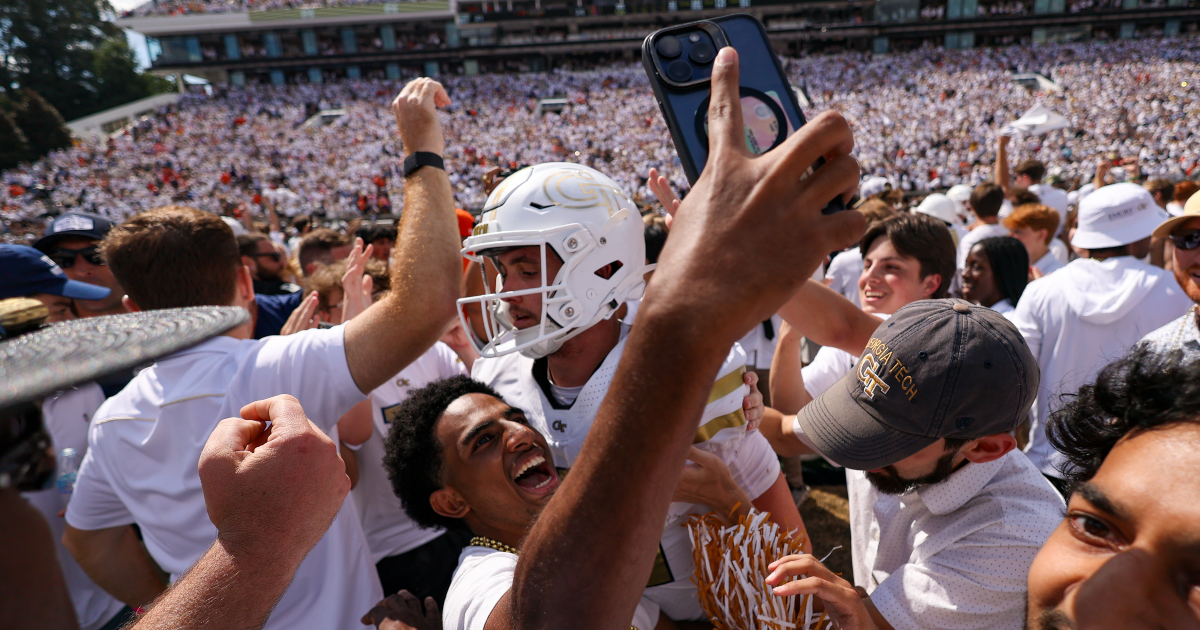 WATCH: Georgia Tech fans dump goalpost in bizarre location after Clemson upset