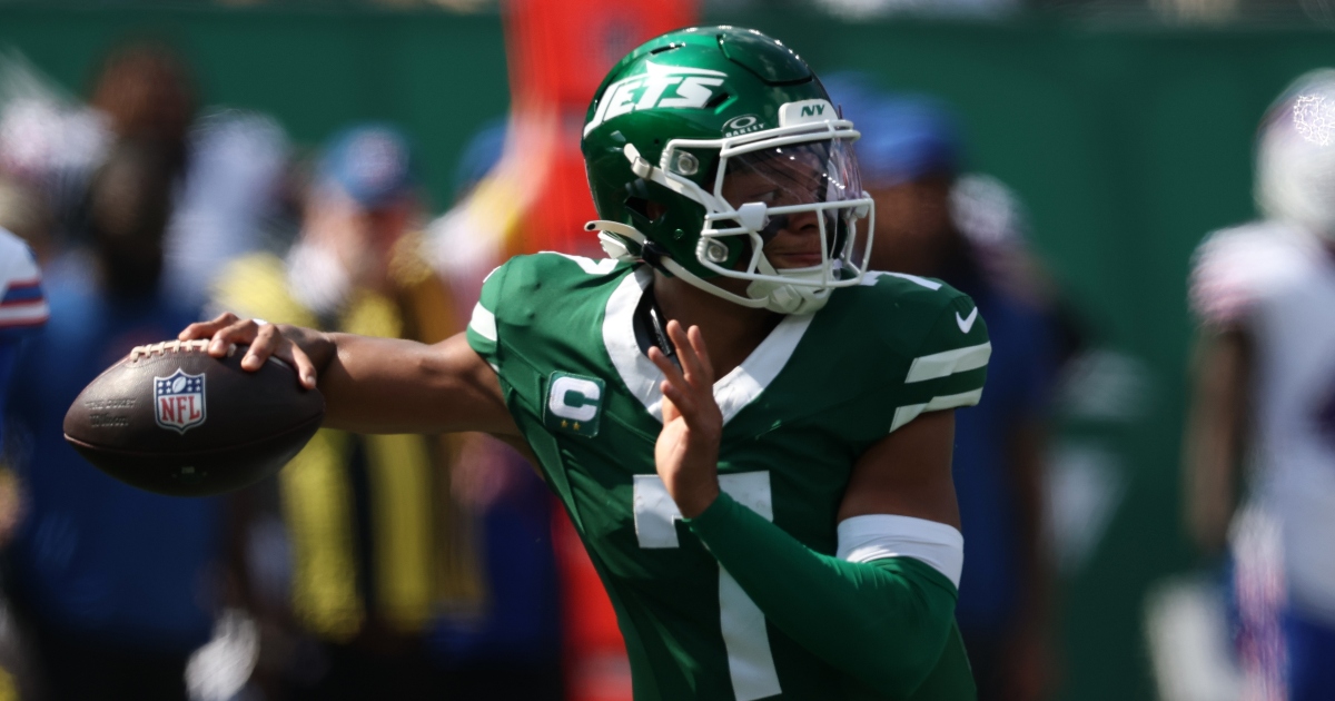 Justin Fields injury update: New York Jets QB's status vs. Buccaneers revealed