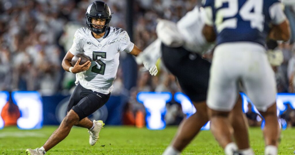 Oregon QB Dante Moore