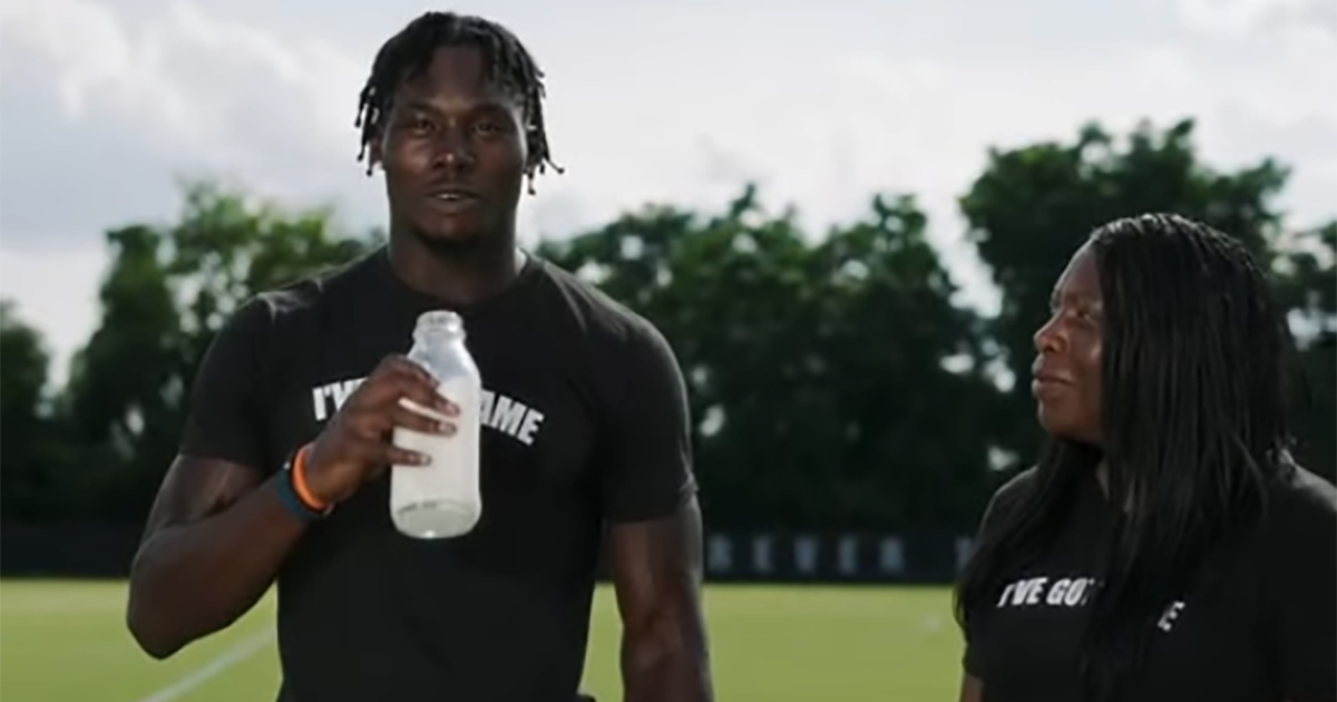 South Carolina’s Nyck Harbor, Clemson’s TJ Moore star in ad for The Dairy Alliance alongside their moms
