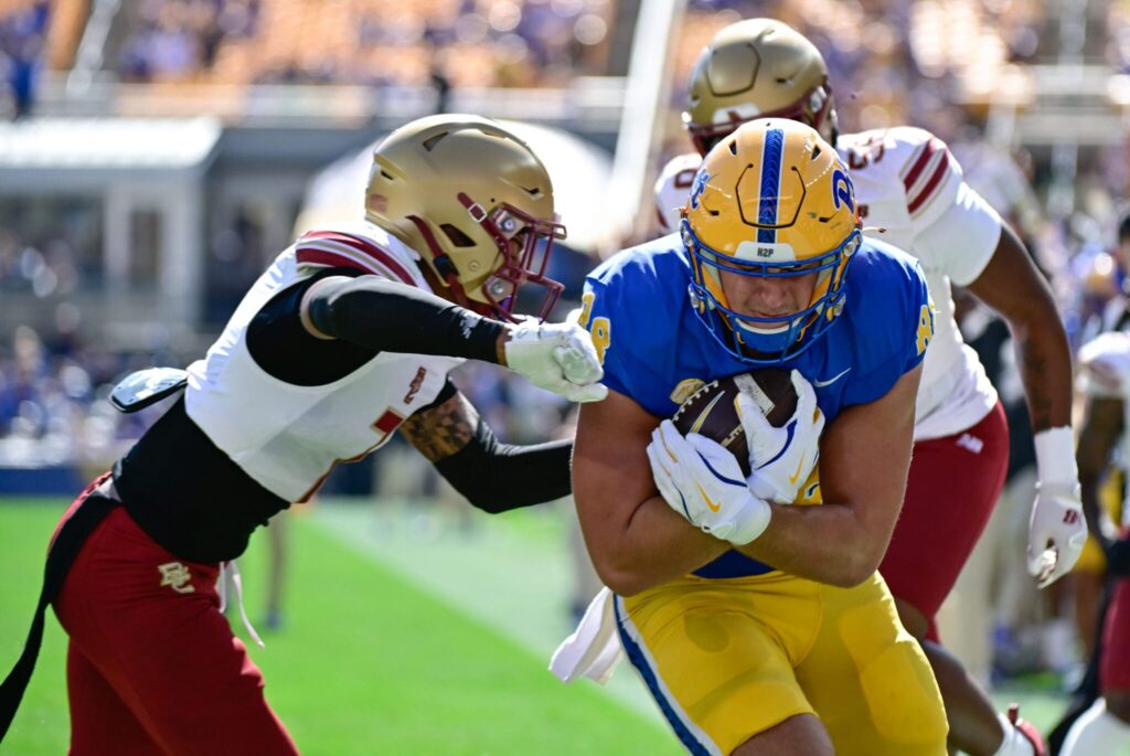 Tight end Justin Holmes powers his way to the end zone for a touchdown against Boston College. Oct. 4, 2025 - Ed Thompson / PSN
