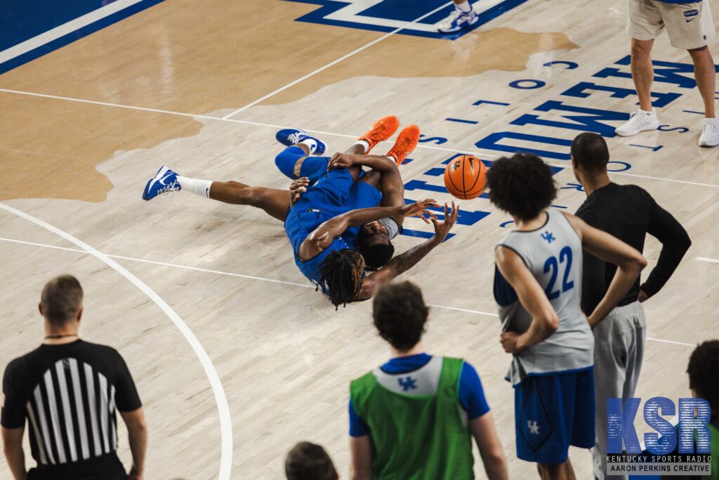 Mo Dioubate and Kam Williams go after a loose ball in practice - Aaron Perkins, Kentucky Sports Radio