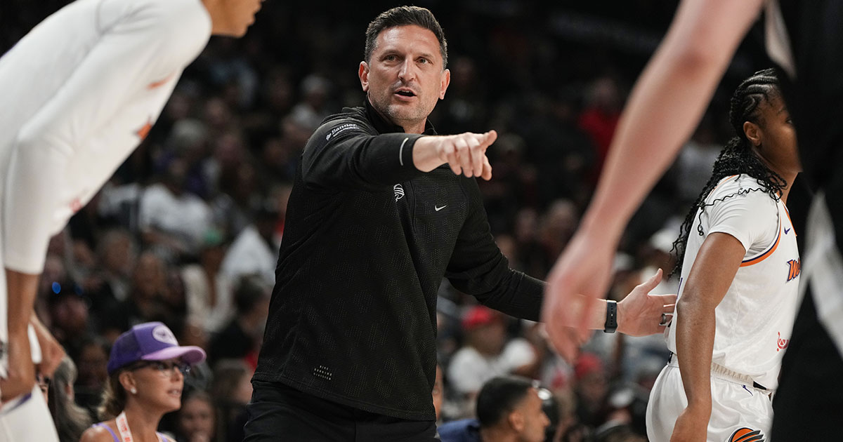 WATCH: WNBA refs controversially eject Mercury coach Nate Tibbetts in elimination game vs. Aces