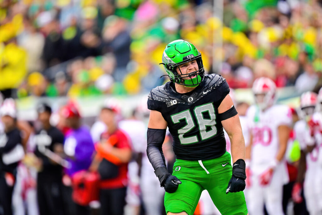 Oregon LB Bryce Boettcher