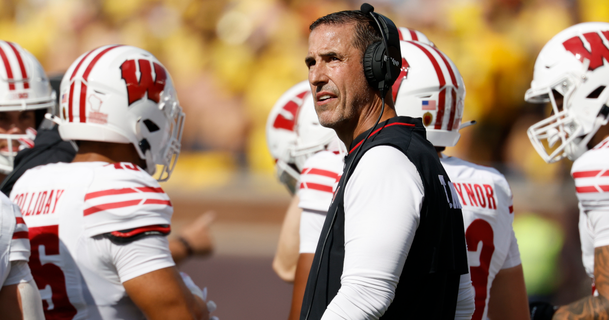 Wisconsin decides on starting QB vs. Ohio State amid injuries