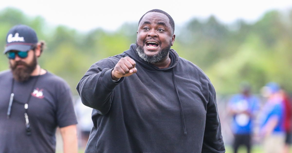 South Carolina offensive line coach Lonnie Teasley let go by Shane Beamer