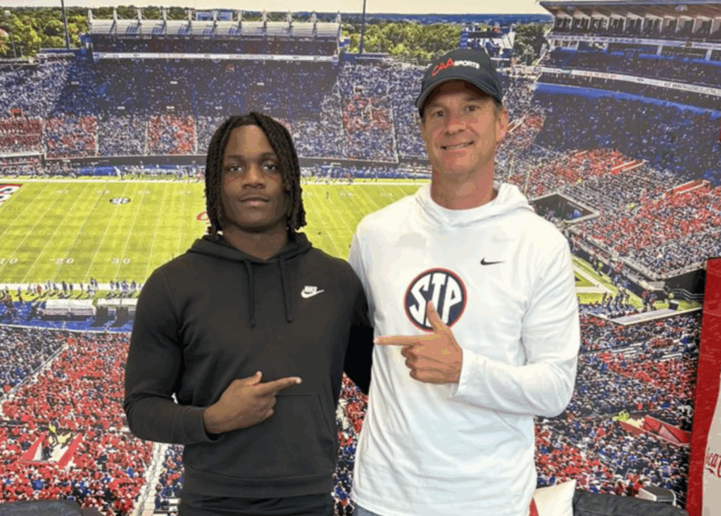 Ole Miss RB commit sets Mississippi high school football rushing record