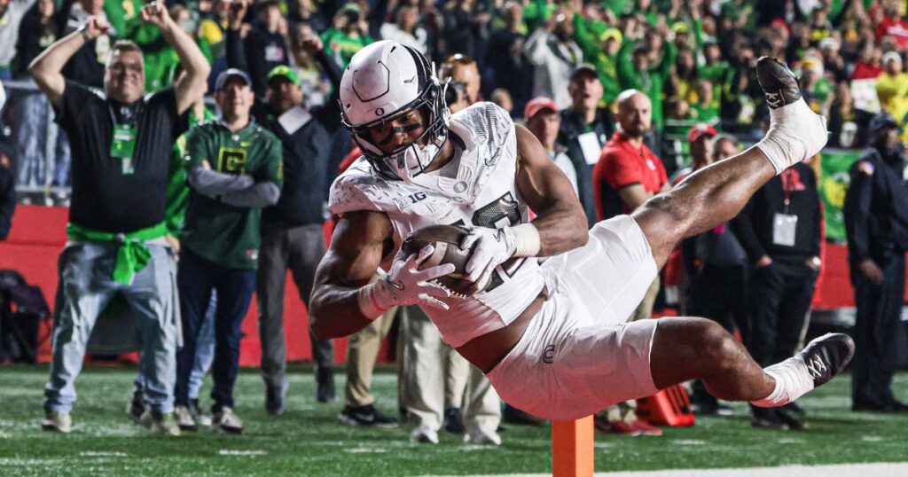 Oregon TE Kenyon Sadiq