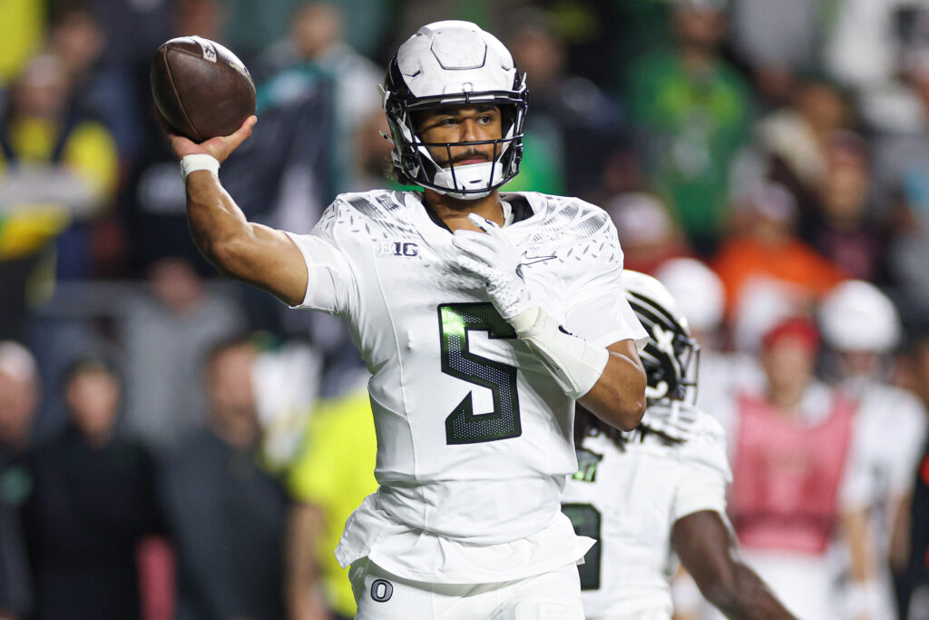 Oregon QB Dante More