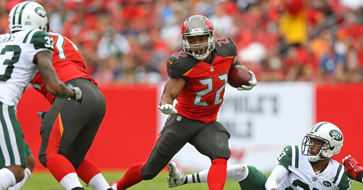 Report: Doug Martin, former Tampa Bay Buccaneers RB, dead at 36