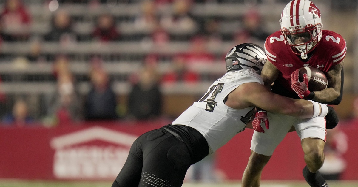 Oregon Opens Up as Massive Favorites Over Wisconsin