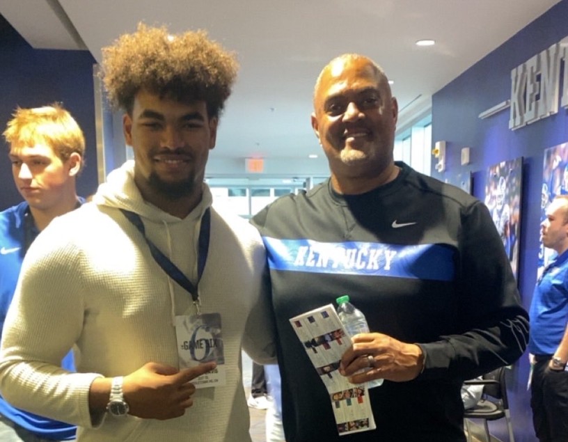 Three-star Ohio DL Jaiden Davis takes in game at Kentucky