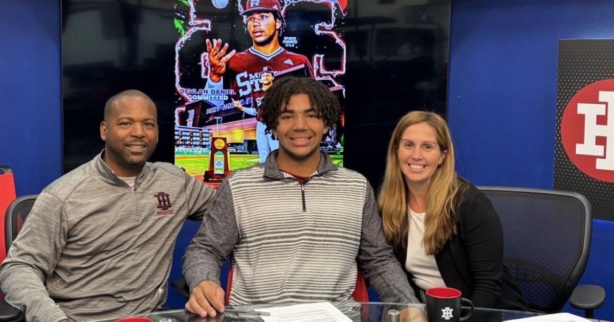 Ohio's top 2027 player picks Diamond Dawgs