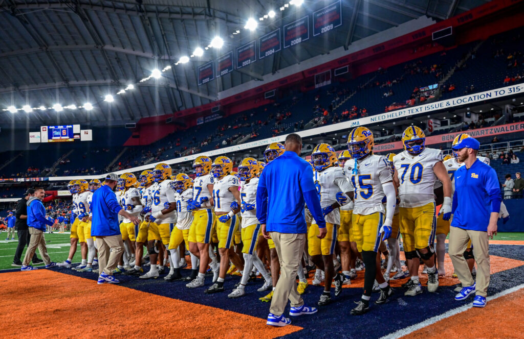 Pitt football goes through warmup walk through. Oct. 18, 2025 - Ed Thompson / PSN