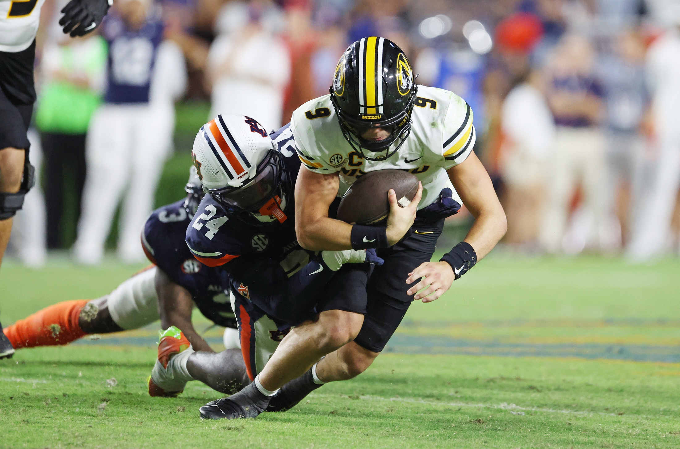 Beau Pribula injury update: Missouri QB carted off following gruesome injury