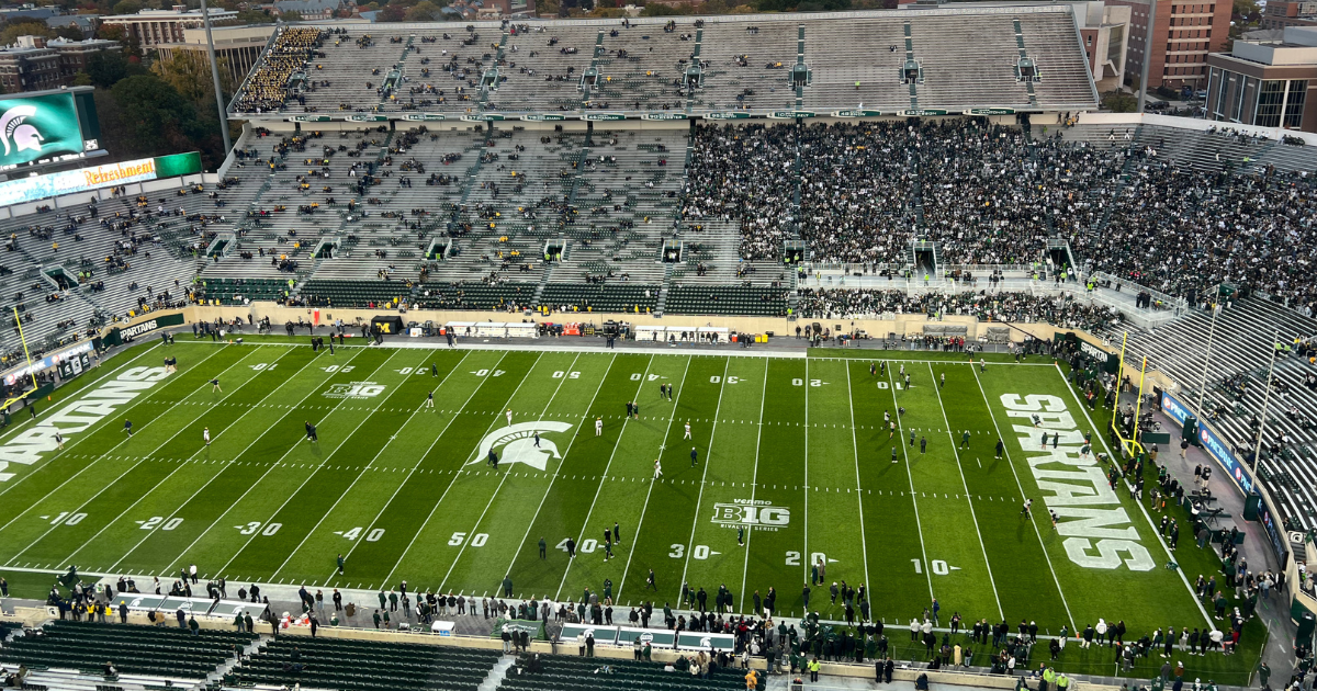 michigan green dunks outfit