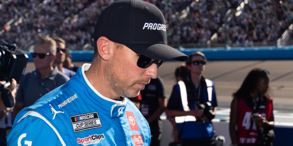 Kevin Harvick gives surprising take on Denny Hamlin, ‘bandwagon’ narrative after championship heartbreaker