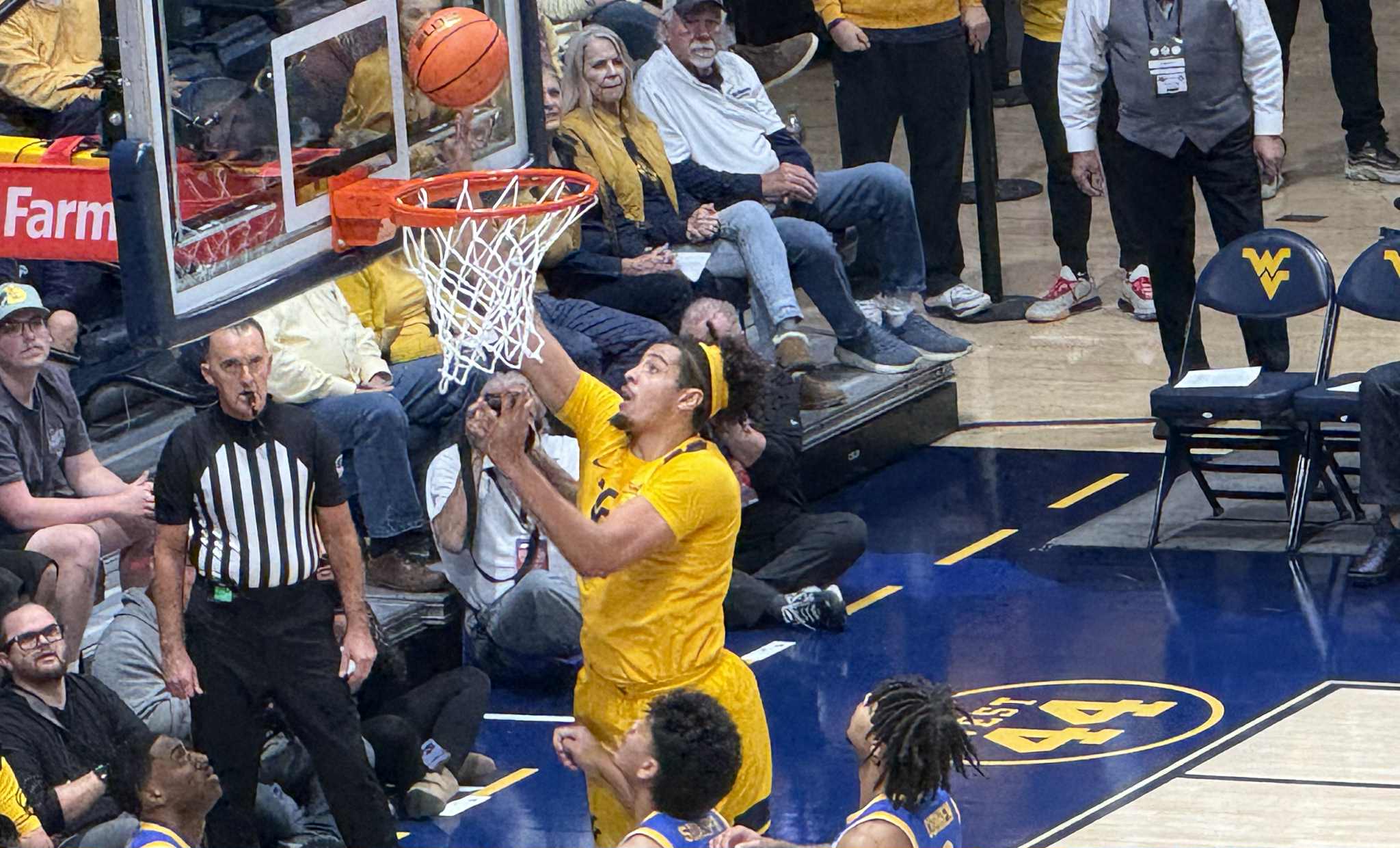 West Virginia beats Pittsburgh 71-49 in Backyard Brawl - On3