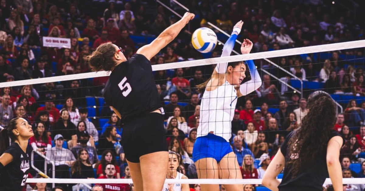 No. 1 Nebraska volleyball fights off UCLA, loses sweep streak