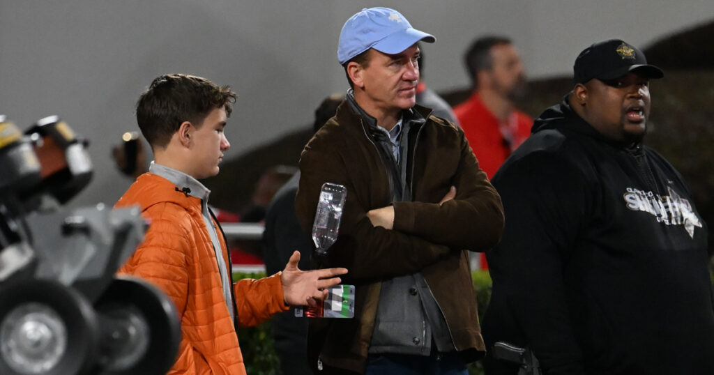 Marshall Manning, Peyton Manning