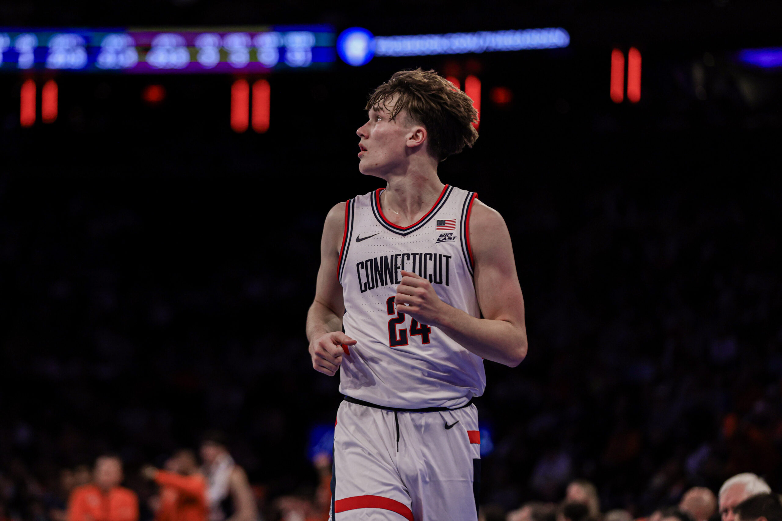 UConn guard Braylon Mullins made his collegiate debut against No. 13 Illinois on Friday (PHOTO: Lucas Tang)