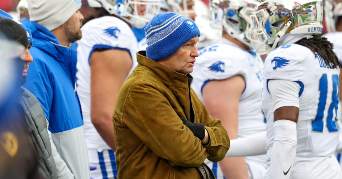 The ball is in Mitch Barnhart’s court as Kentucky sits in purgatory with Mark Stoops