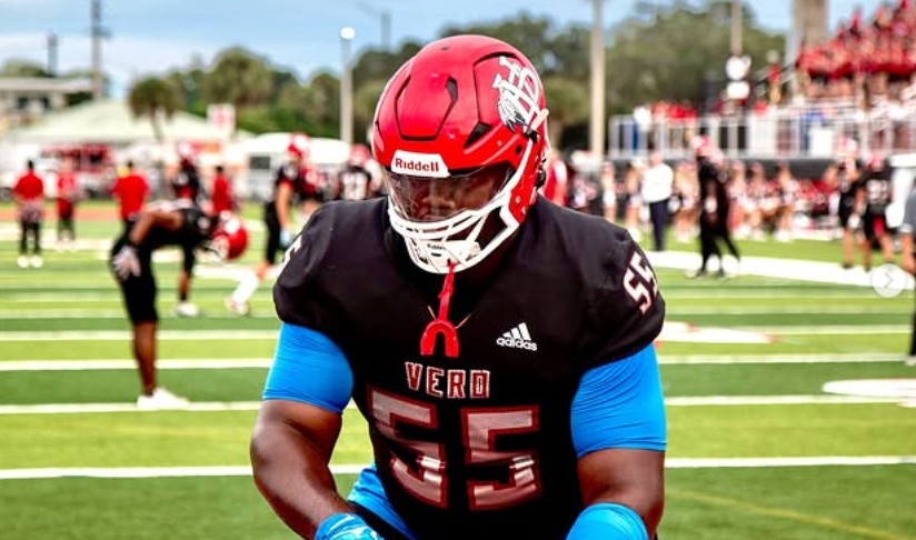 Commit: Illinois flips four-star offensive lineman Micah Smith