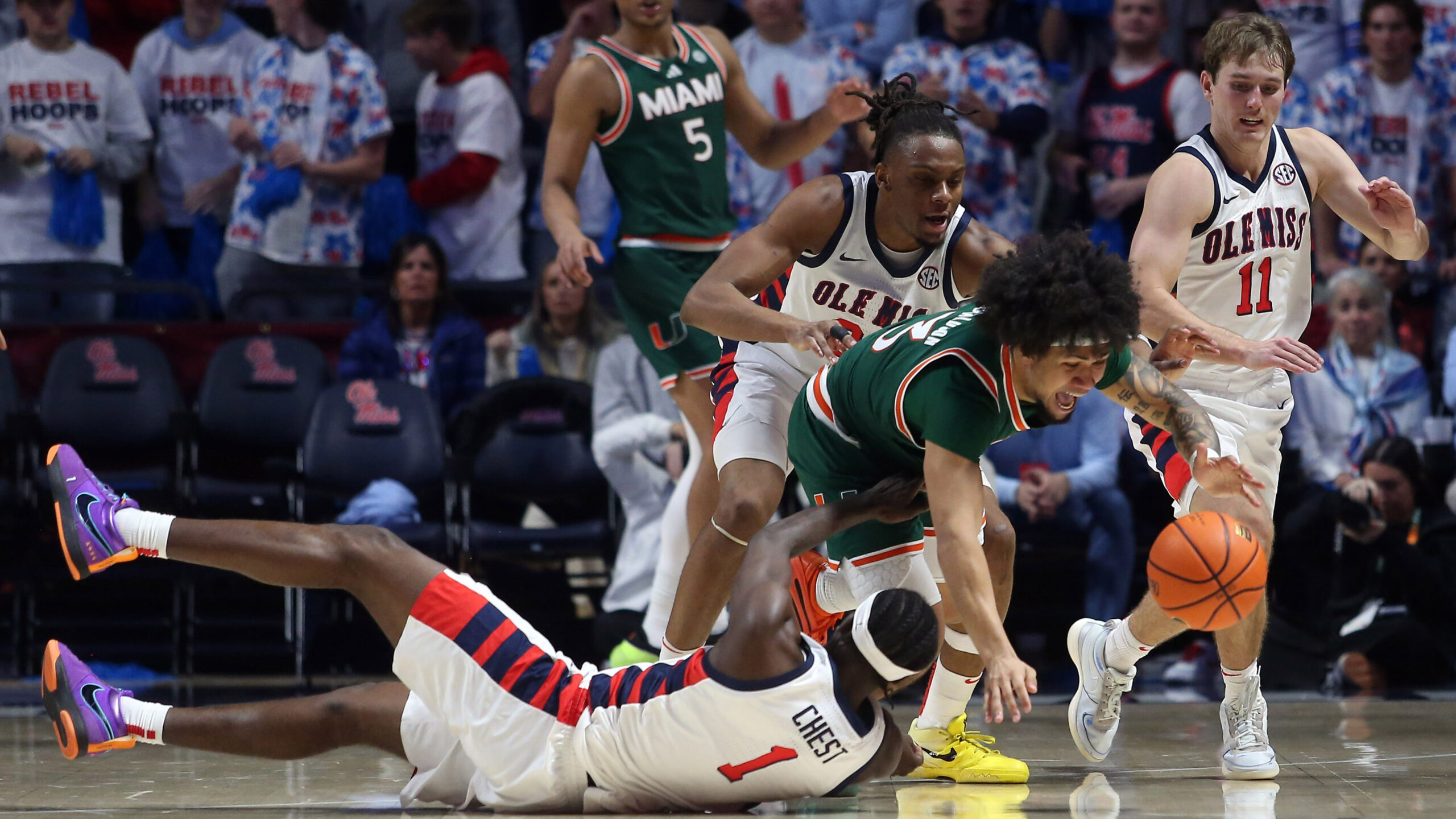 Ole Miss drops third straight while Chris Beard is searching for players to give him effort