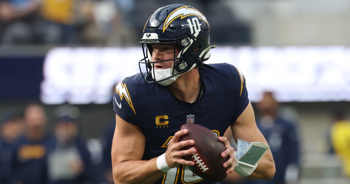 Justin Herbert injury update: Adam Schefter lays out likelihood Chargers QB plays vs. Eagles after surgery