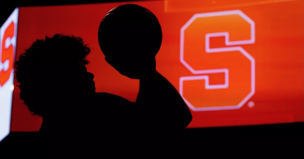 'What are you guys afraid of?': An inside look at Tennessee Basketball at Syracuse