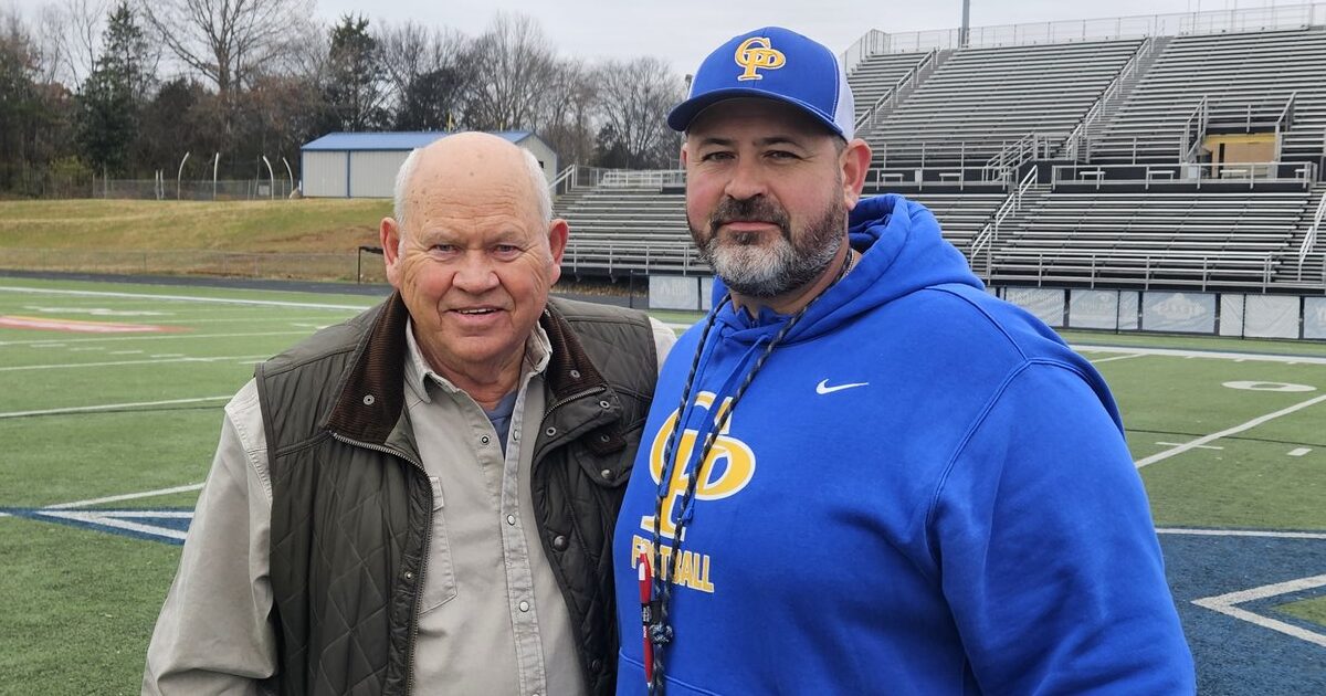 Former Tennessee head coach Phillip Fulmer drops by Gatlinburg-Pittman football practice