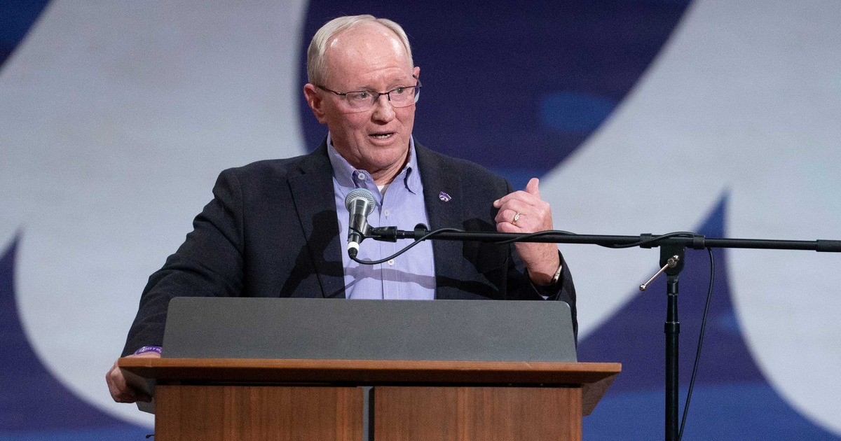 Notebook: It was a must-hire for Kansas State AD Gene Taylor