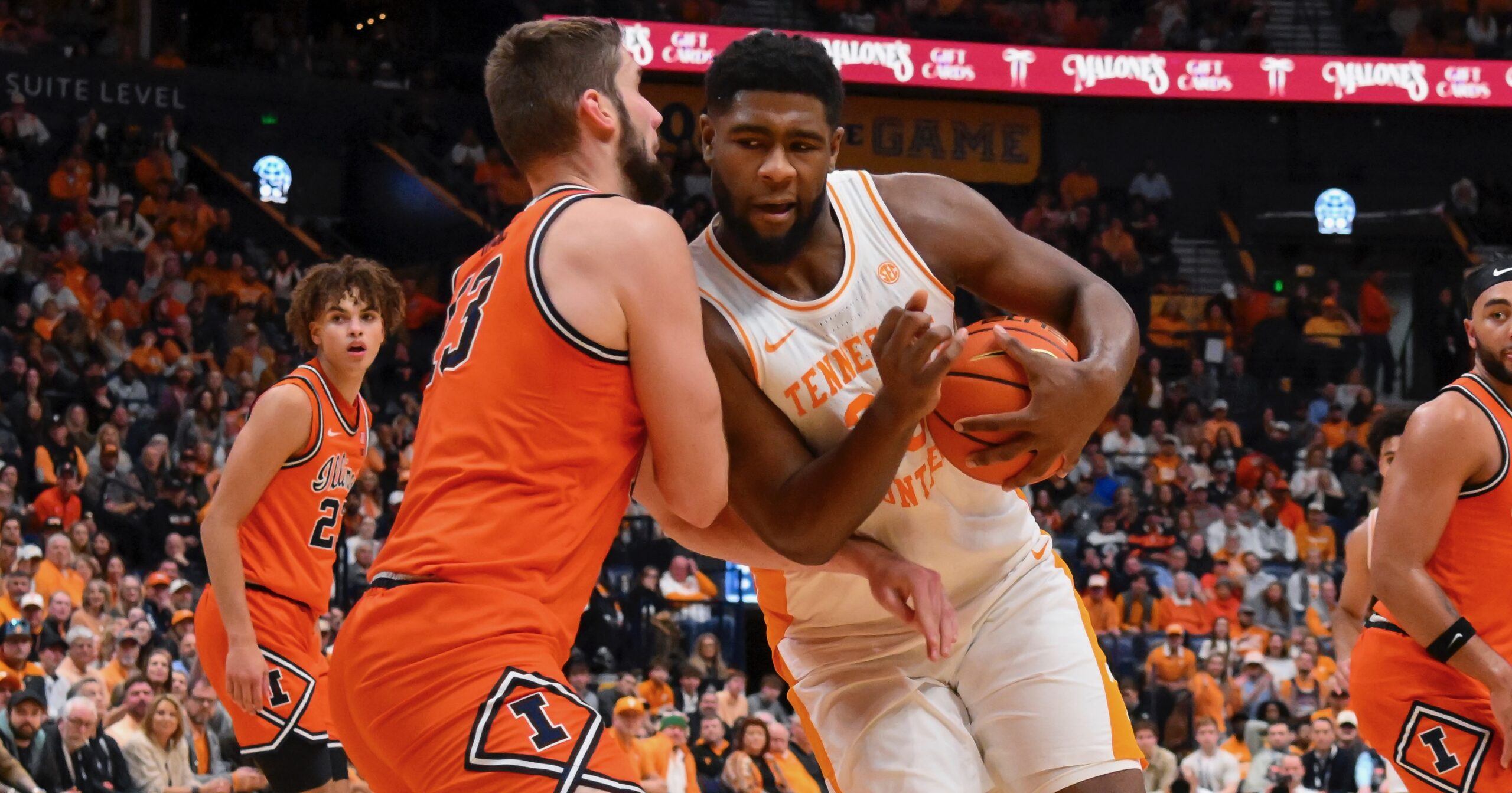 Rick Barnes updates Jaylen Carey’s left leg injury in Tennessee basketball vs Alabama