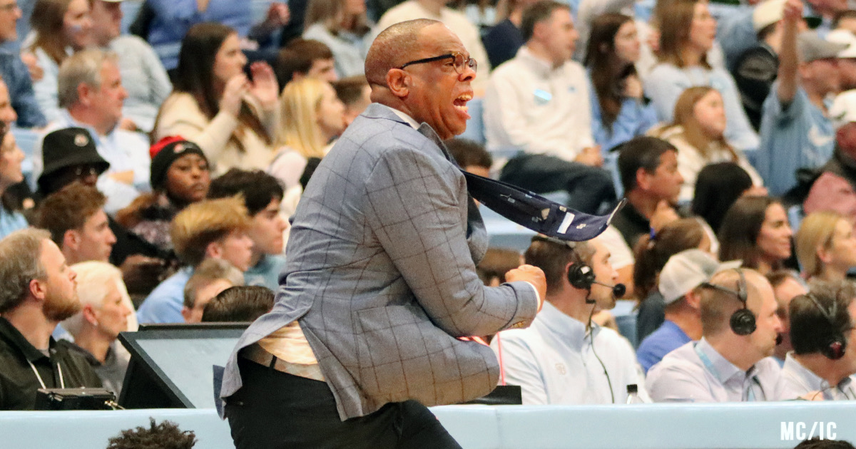 No Excuses: Hubert Davis Delivers Message No Excuses: Hubert Davis Delivers Message