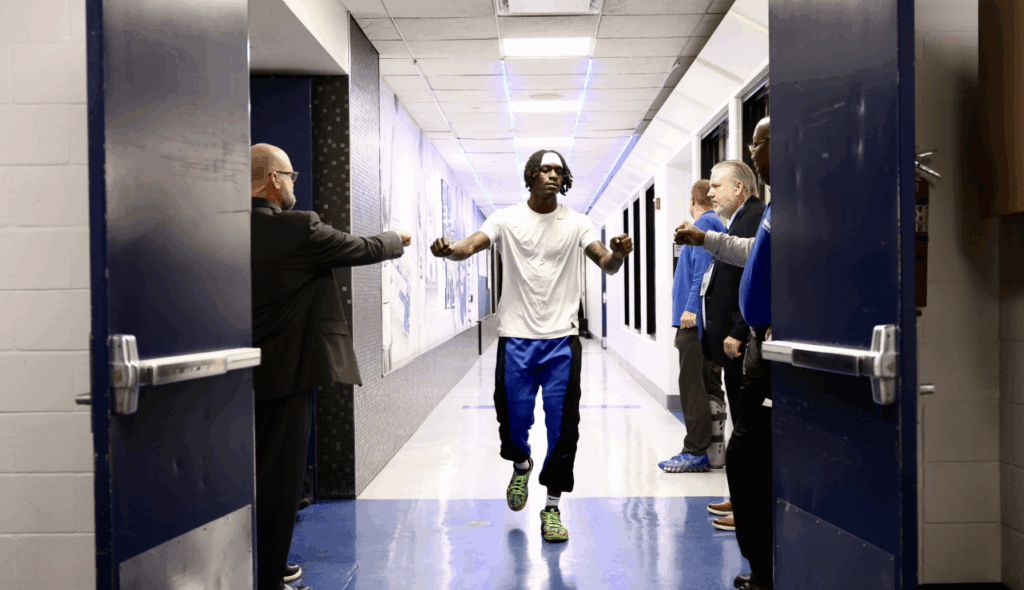 Kentucky can’t hit a shot and trail Indiana at the half