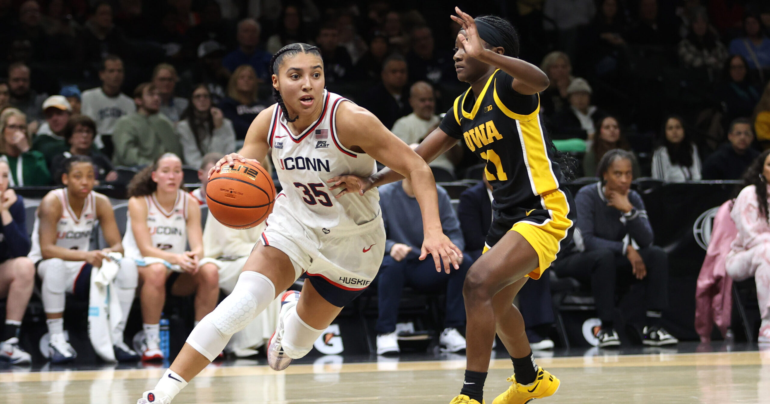 Strong, Fudd each shine as No. 1 UConn Women’s Hoops rout No. 11 Iowa in Women’s Champions Classic