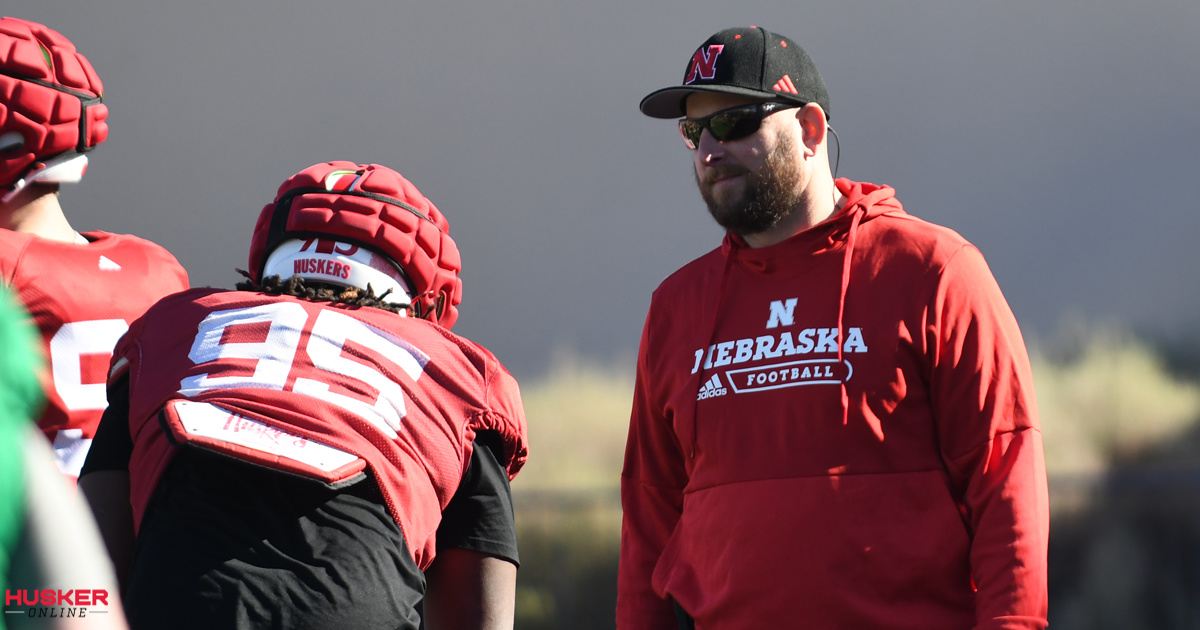 Former Super Bowl champ and DL Dave Tollefson assists Nebraska during bowl prep