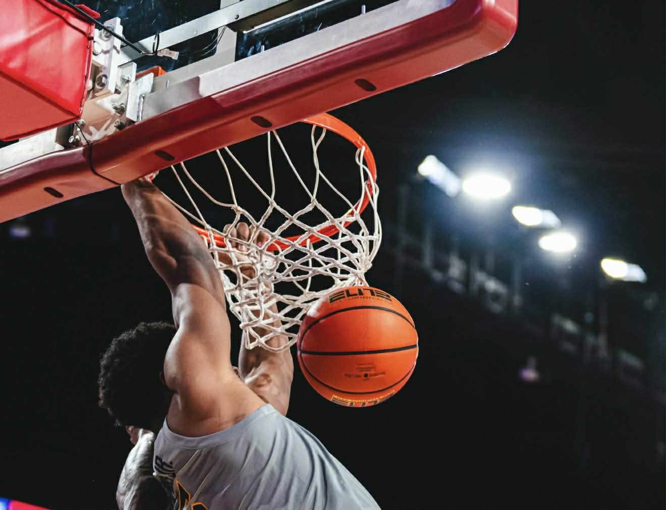 West Virginia beaten by No. 7 Houston 77-48