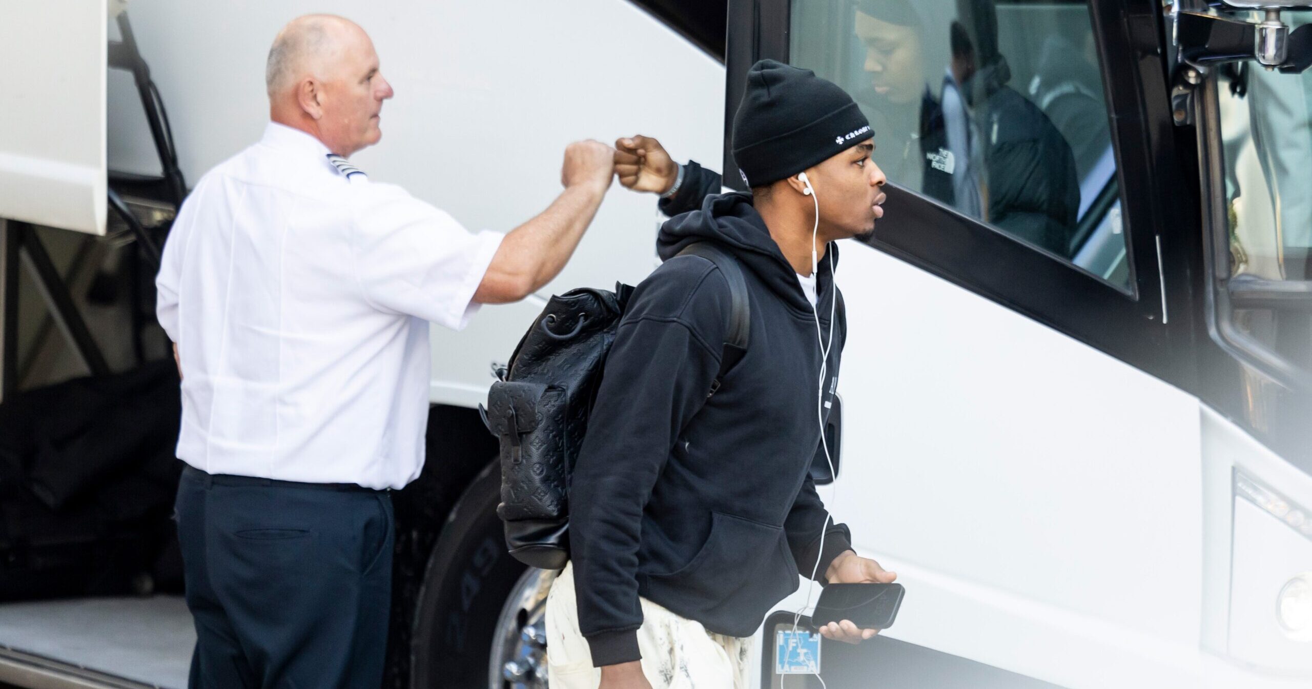 Otega Oweh -- 'really under the weather' -- missed shootaround and still went for 20-plus (again)