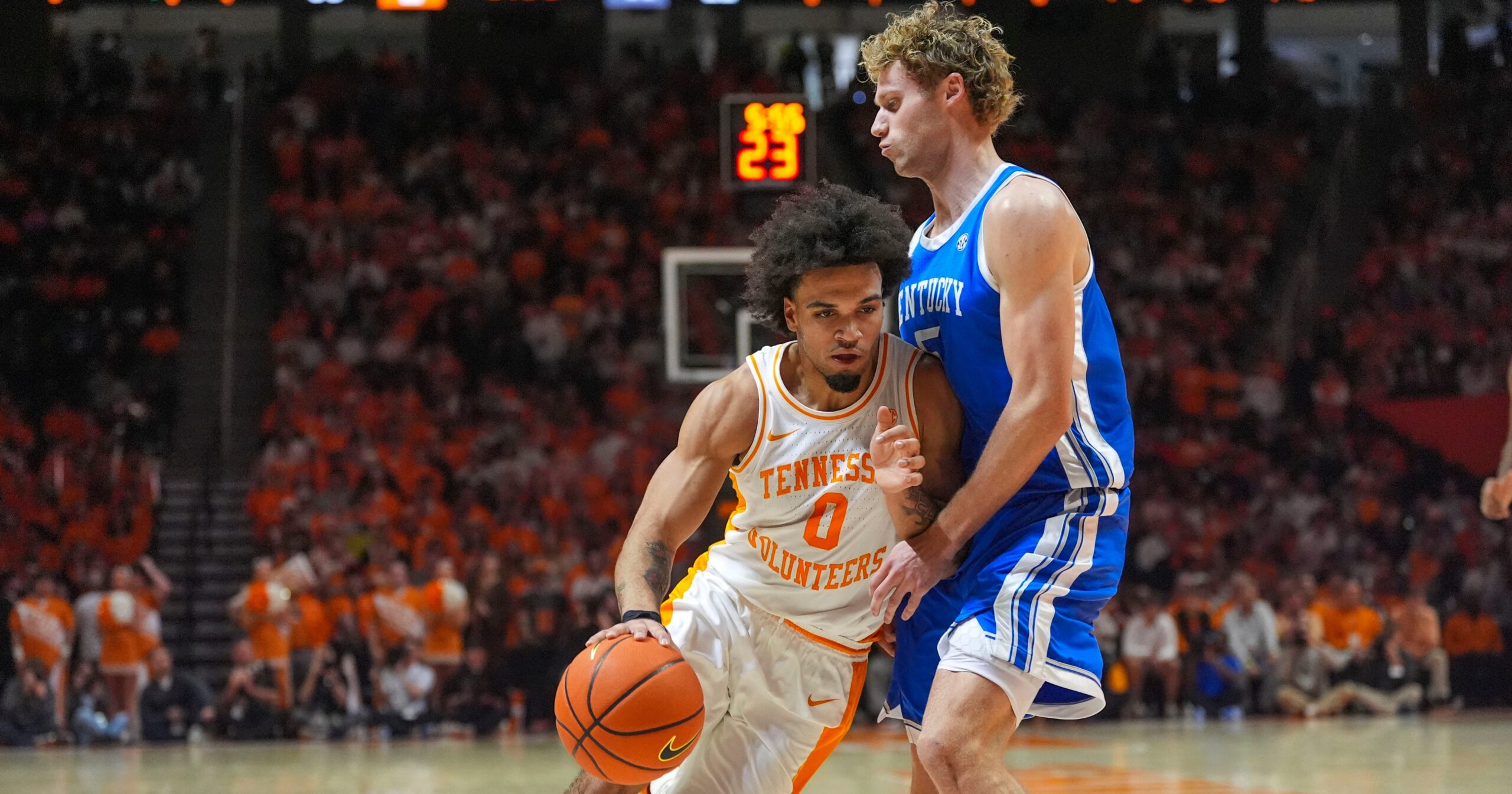 No. 24 Tennessee gives up 17-point lead in home loss to Kentucky, 80-78