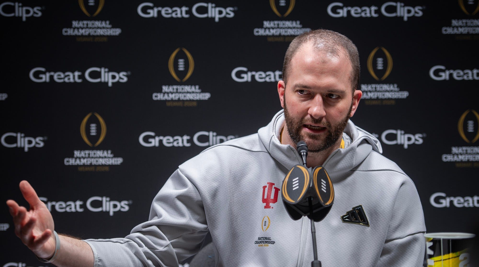 'Keep them guessing': Mike Shanahan eyes balance, efficiency when attacking Miami's 'disruptive' and 'flexible' defensive unit