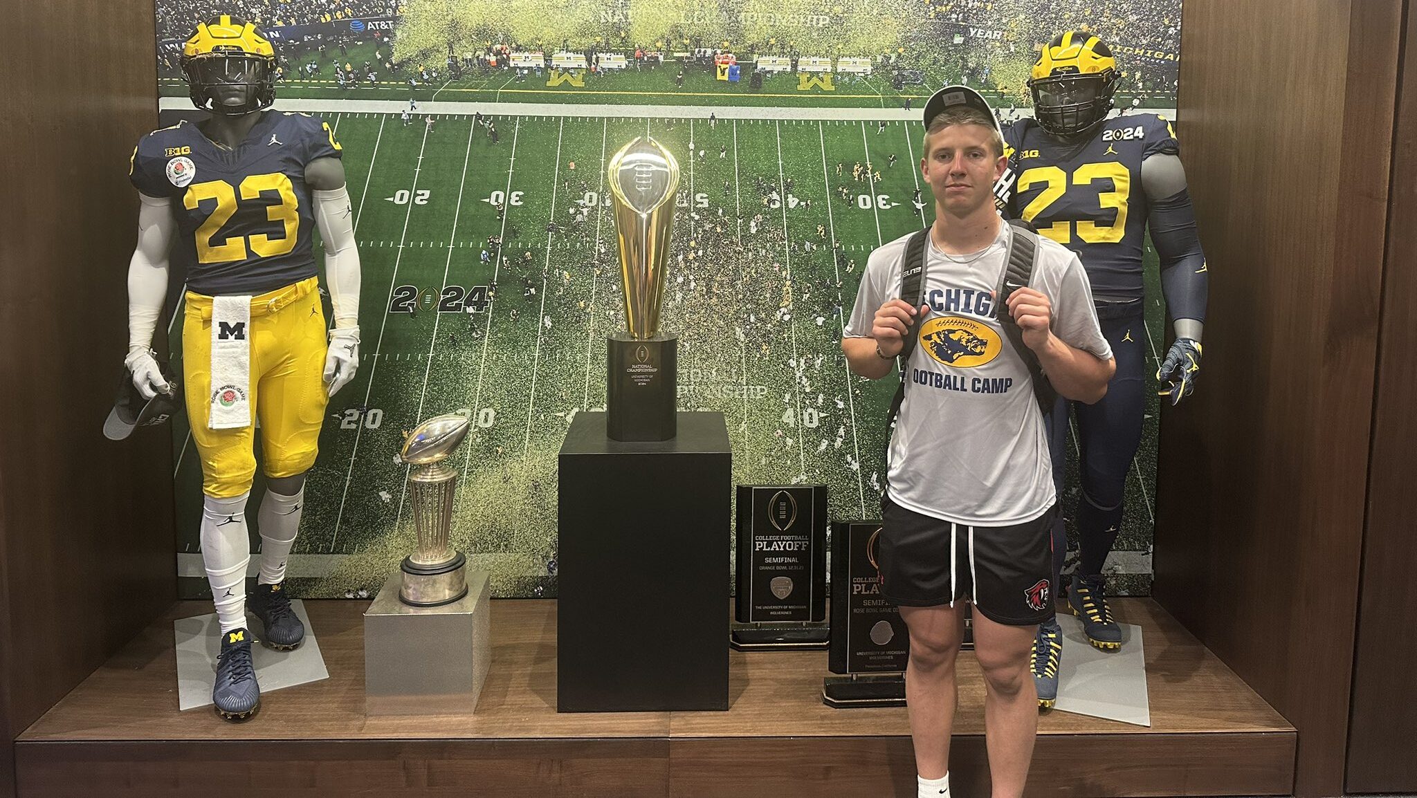 2027 TE Christian Hanshaw Emerging as Name to Watch for Michigan